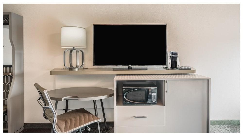 Holiday Inn Roanoke Airport - Conference Ctr By Ihg Esterno foto